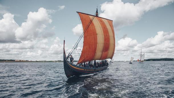 Et vikingeskib på Vikingeskibsmuseet i Roskilde.